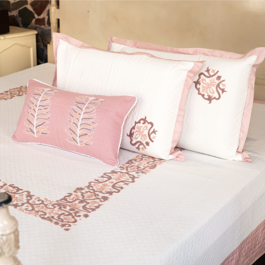 Ivory Tufted Bedspread Set