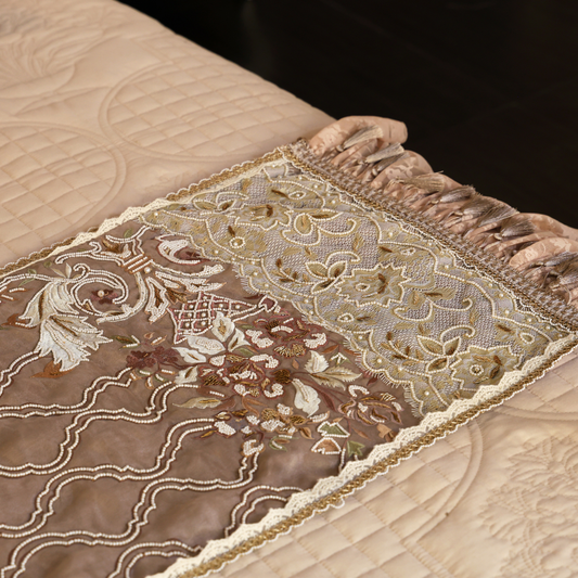 Petal Pearl Runner