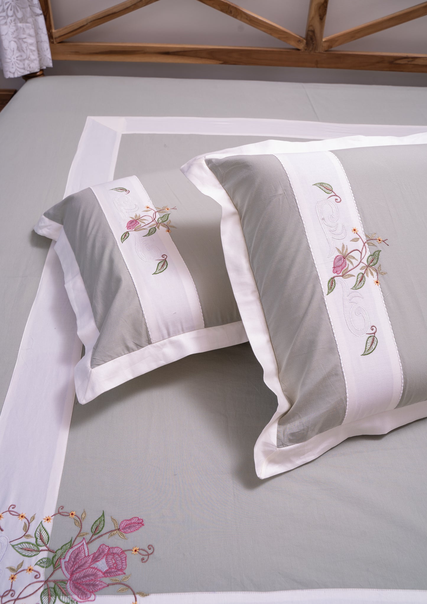 Pista Shadow work Bedsheet