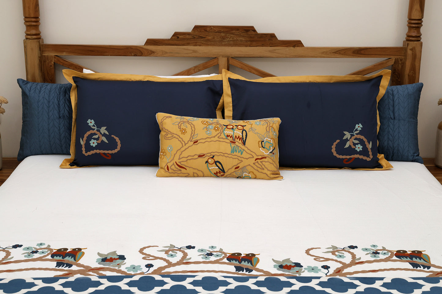 Ivory Jaquard Bedsheet