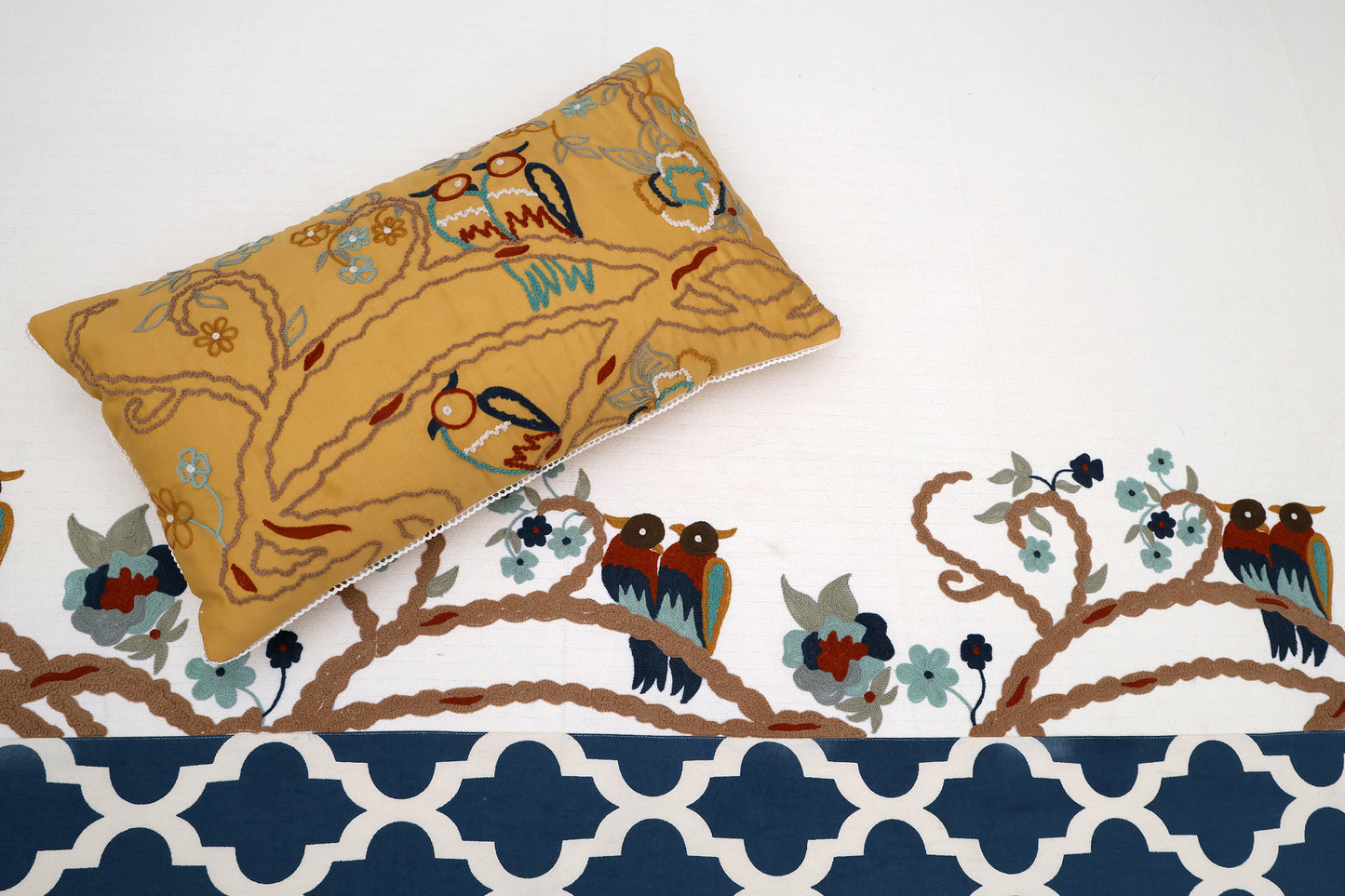 Ivory Jaquard Bedsheet