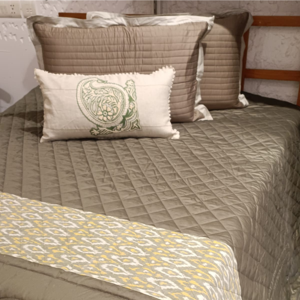 Ikkat Olive Bedspread Set