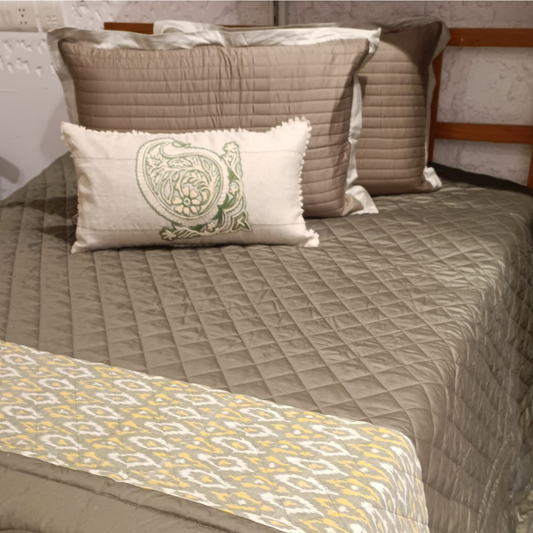 Ikkat Olive Bedspread Set