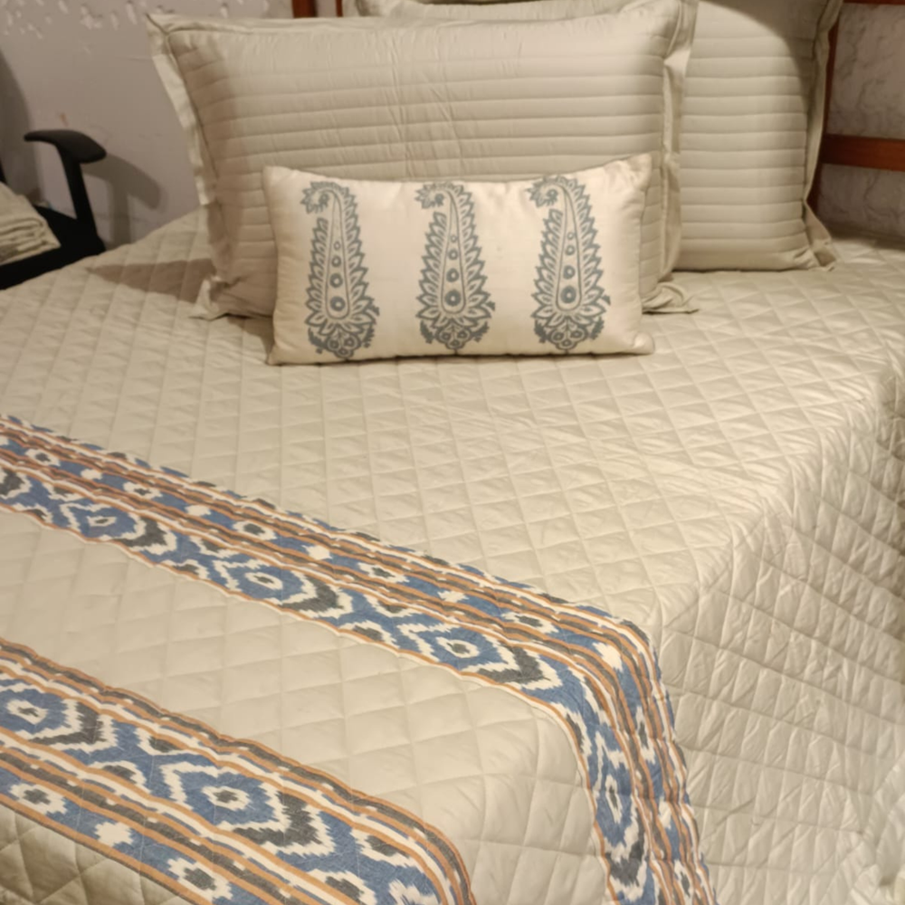 Ikkat Soft Pearl Bedspread Set