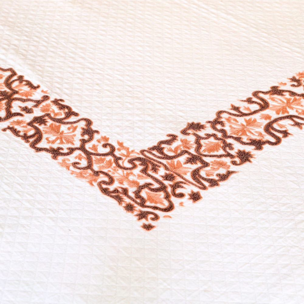Ivory Tufted Bedspread Set