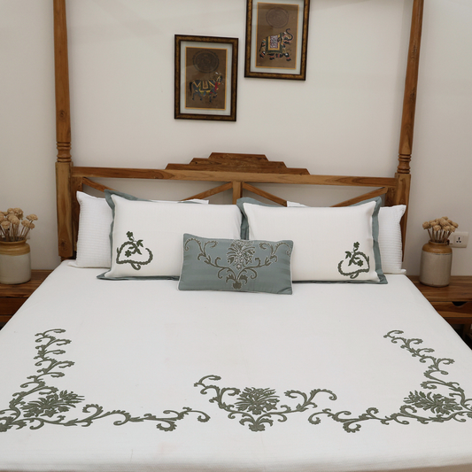 Ivory Grey Tufted Bedspread Set