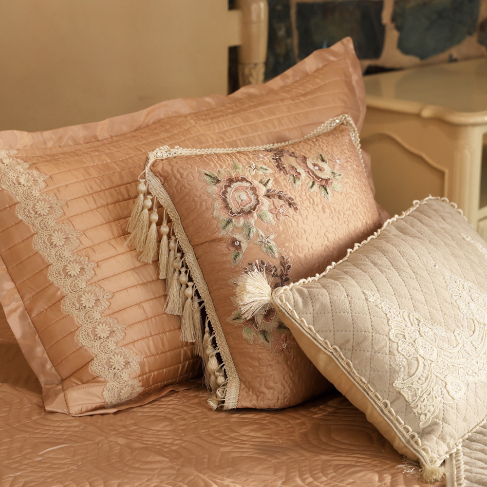 Pearl Garden Runner