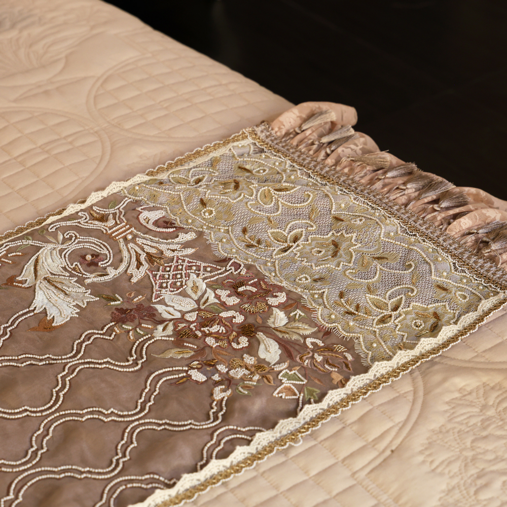 Petal Pearl Runner