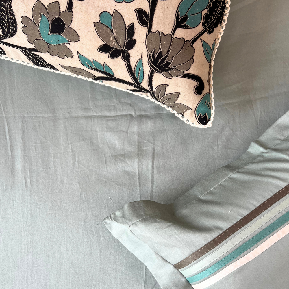 Kalamkari Pinstripe Bedsheet Set