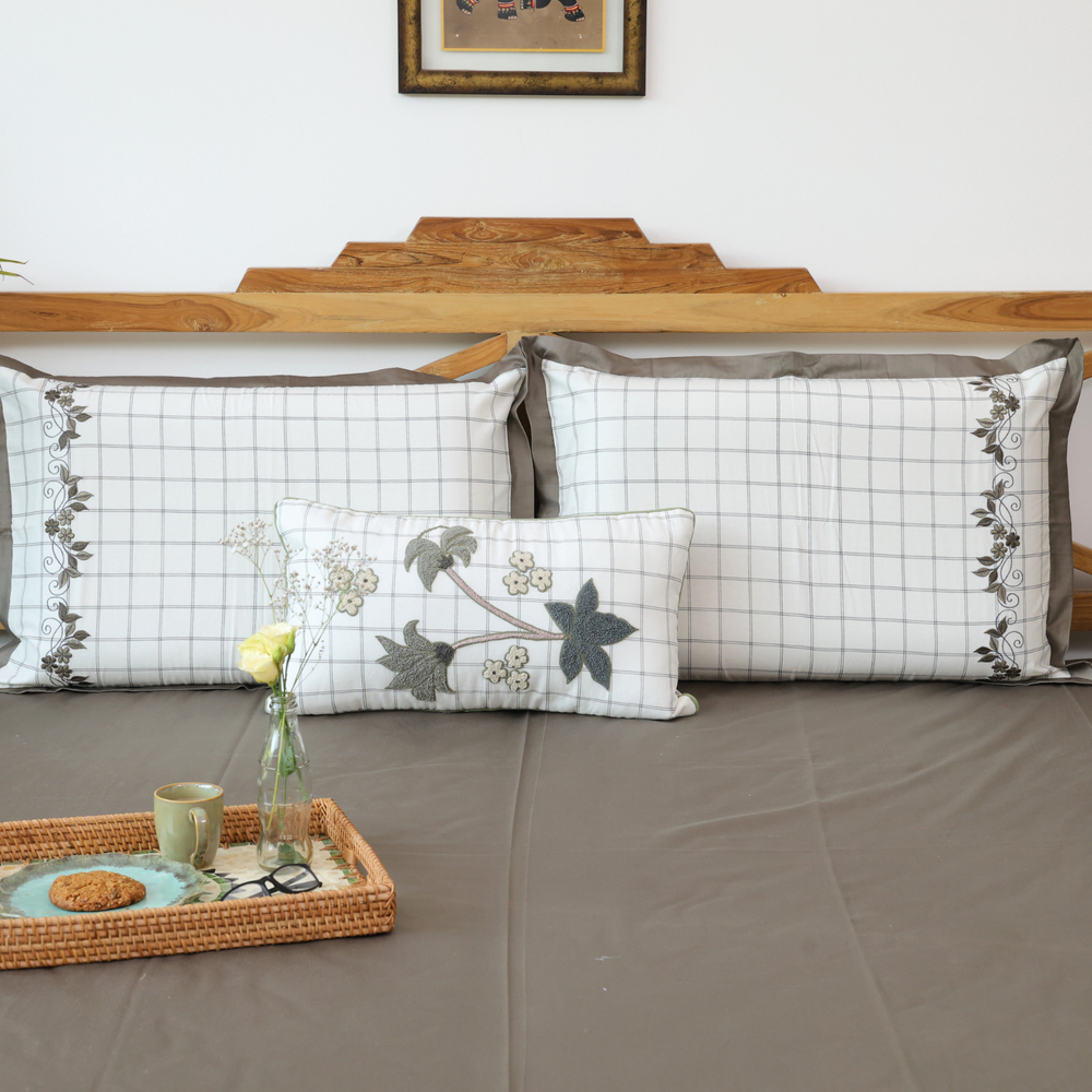 Floral Grid Bedsheet Set