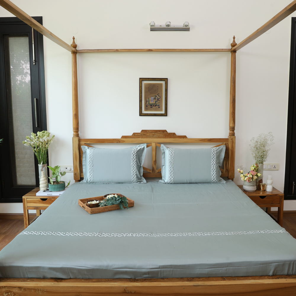 Aari Edge Embroidery Bedsheet