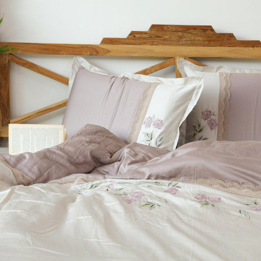 Rose & Lace Comforter Set (Light AC)