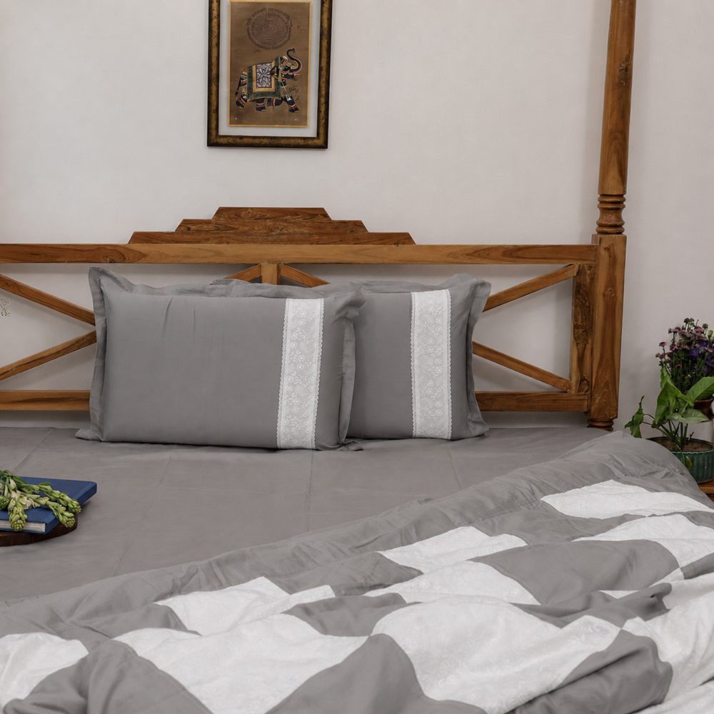 Chikankari Grid Comforter Set (Light AC)