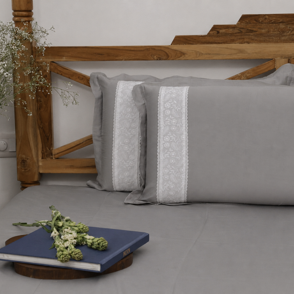 Chikankari Grid Comforter Set (Light AC)