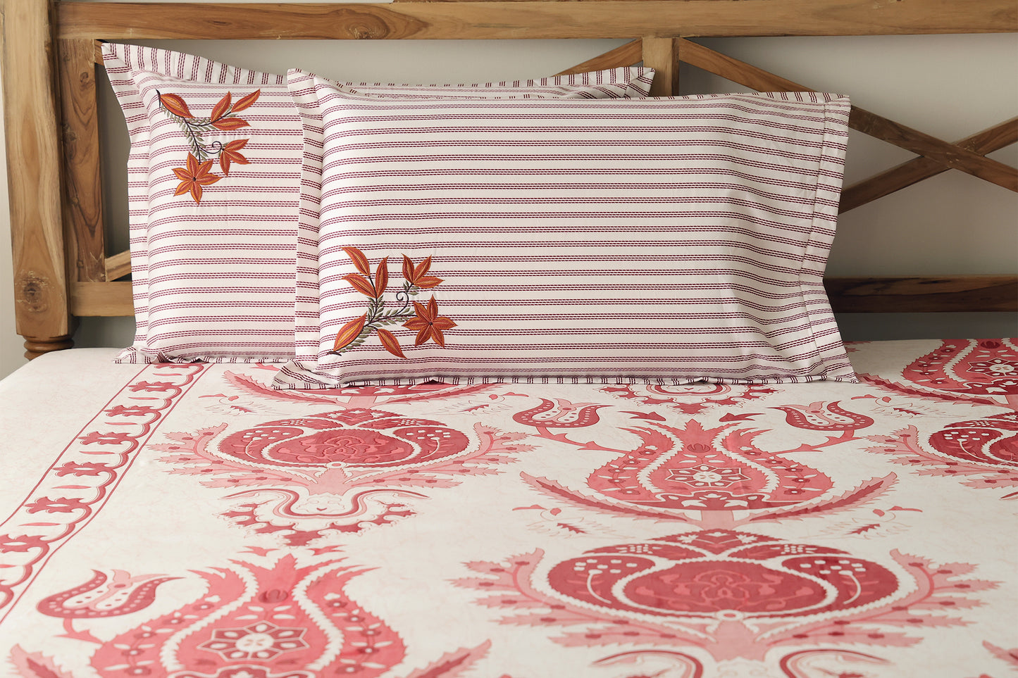 Pink Ikkat Printed Bedsheets