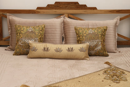 Cotvelvet Bedcover with Golden Throw Set