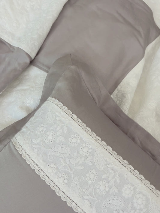 Chikankari Grid Comforter Set (Light AC)