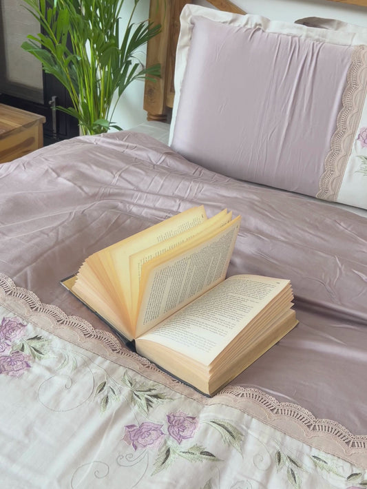 Rose & Lace Comforter Set (Light AC)