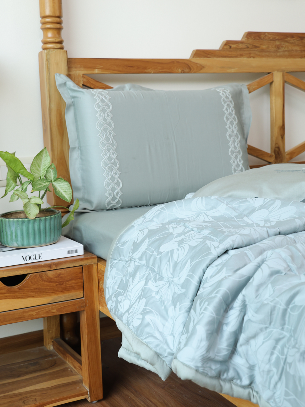 Soft Spring Comforter Set (Light AC)